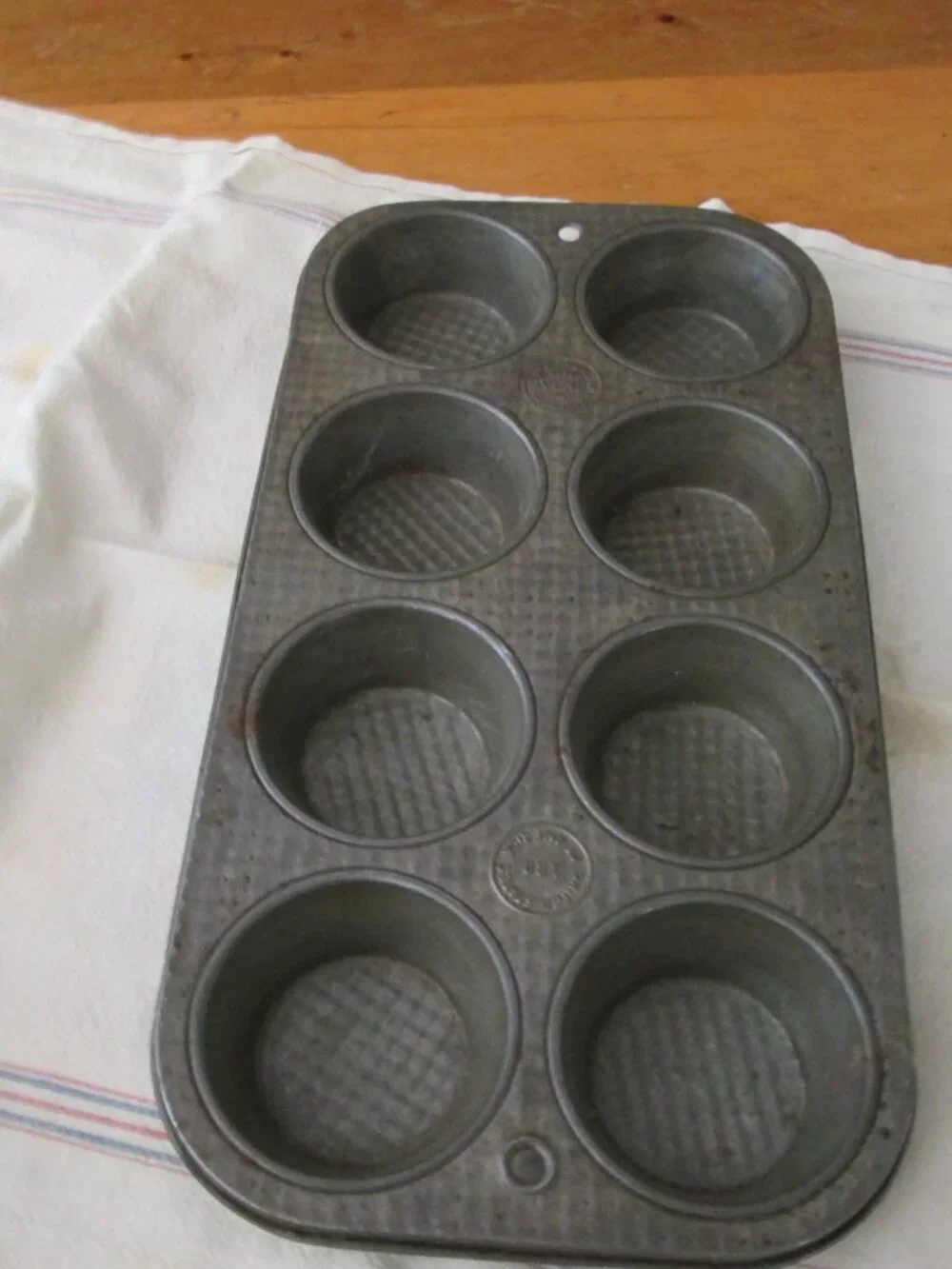 Vtg Ovenex Ecko waffle pattern 8 hole muffin pan